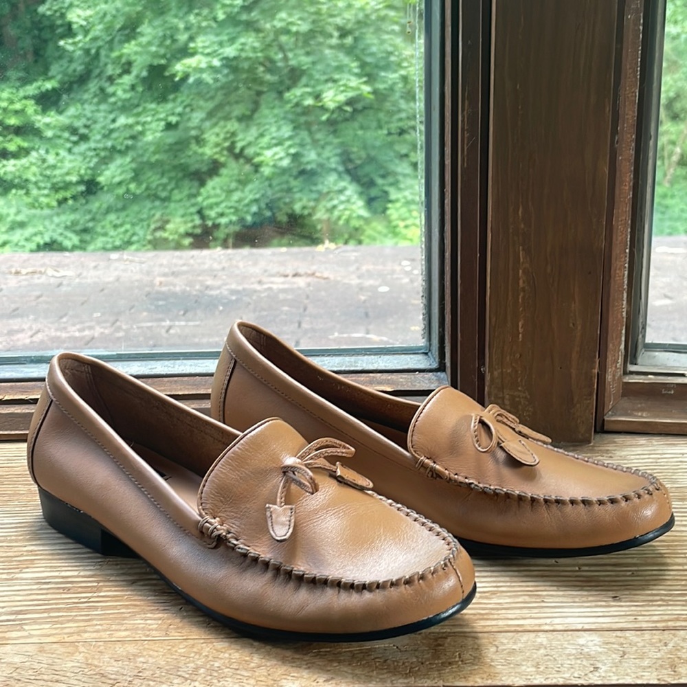 Mootsies Tootsies Tan Faux Leather Loafers